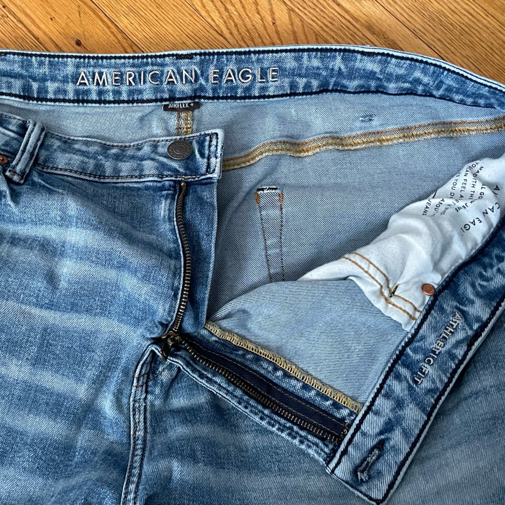 AE Jeans Distressed Airflex Athletic Fit 42/32